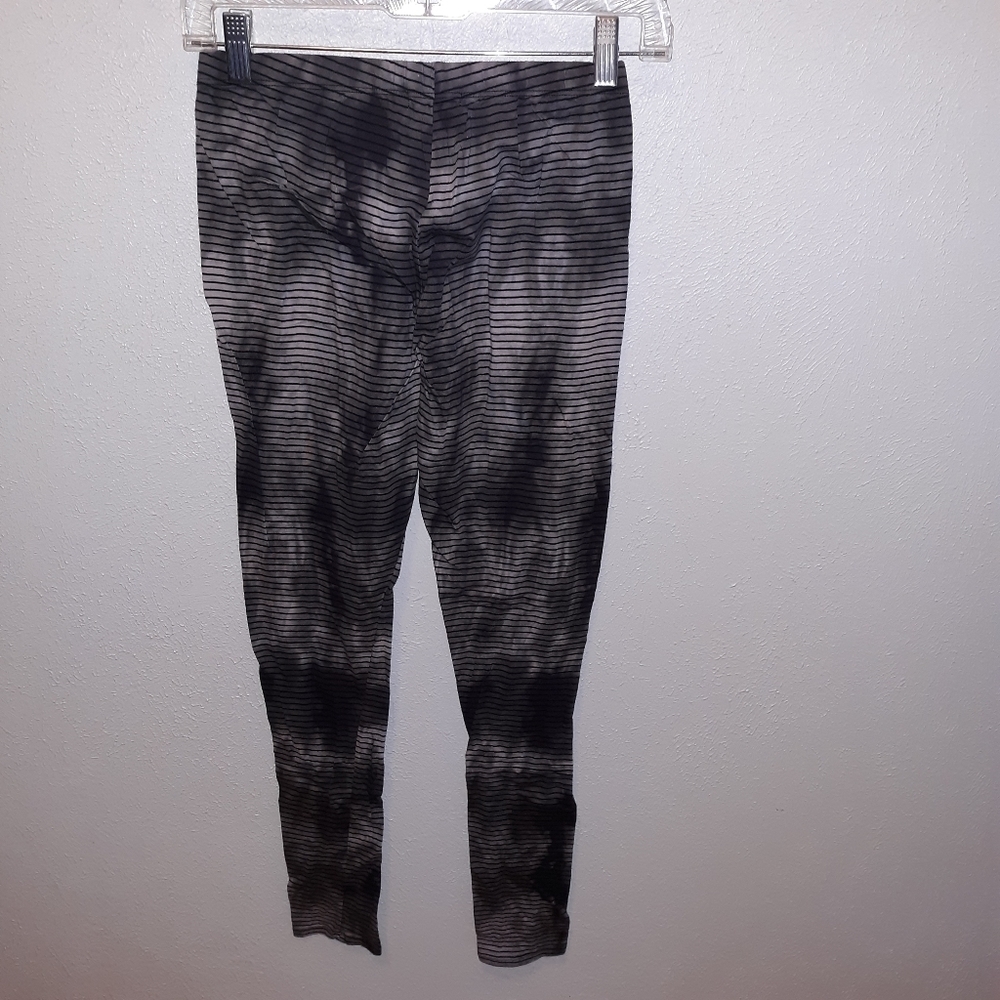 🌟 Silence and noise Urban Outfitters leggings size m